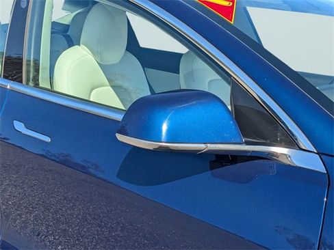 Used 2019 Tesla Model 3 Long Range image 17