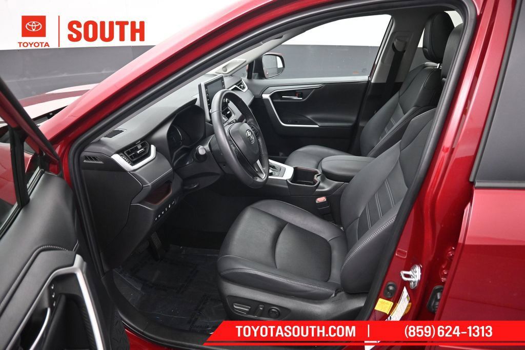 Used 2022 Toyota RAV4 Limited AWD/4WD image 9