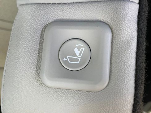 Used 2023 Kia Sorento SX Prestige image 25