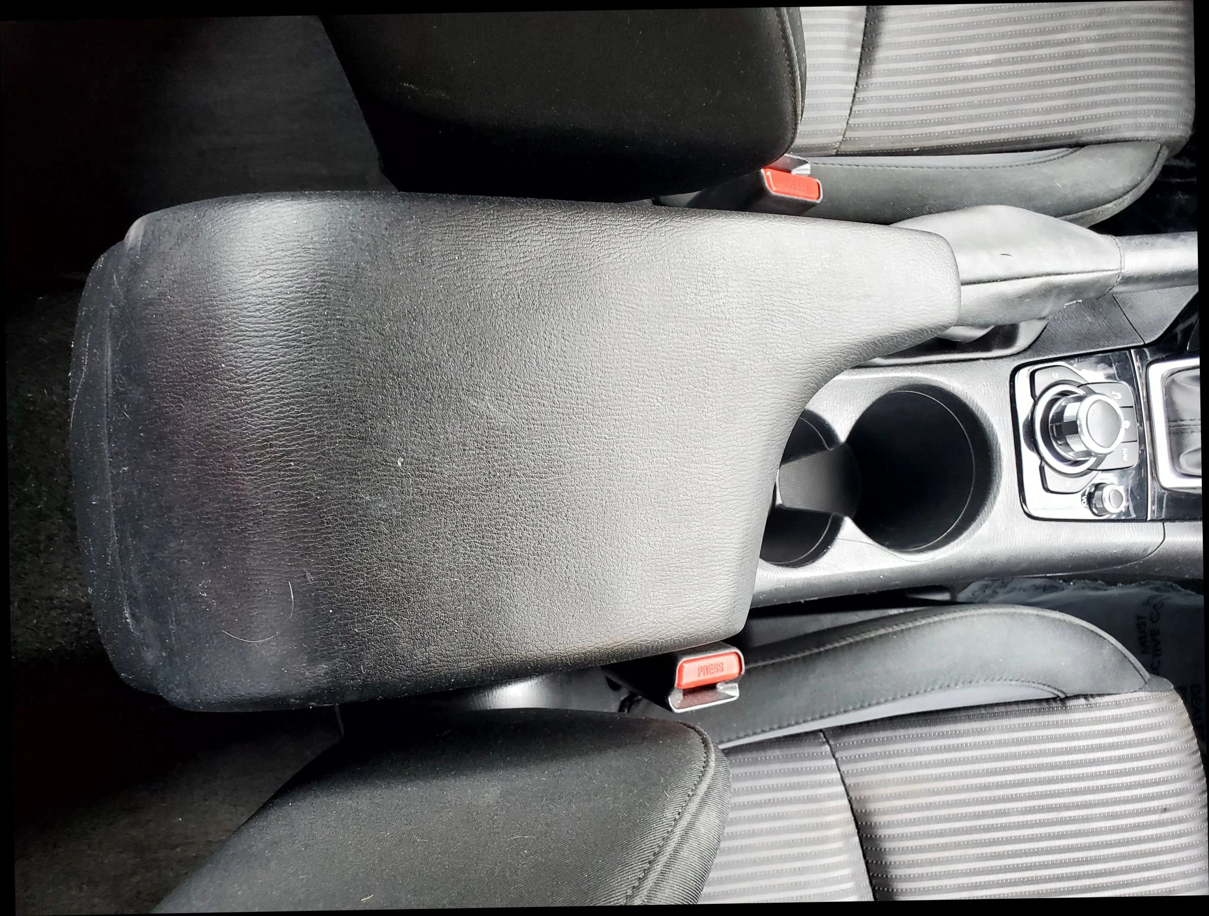 Used 2016 MAZDA MAZDA3 i Sport w/ Preferred Equipment Package FWD image 32