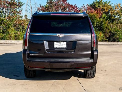 Used 2018 Cadillac Escalade Luxury image 9