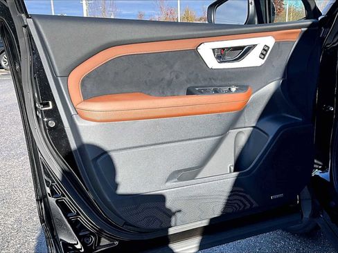 New 2025 Subaru Forester Touring image 10