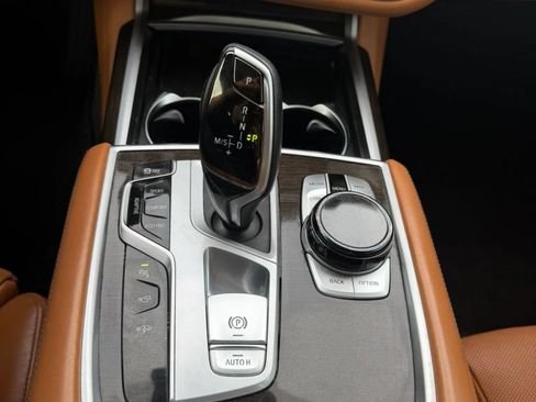 Used 2020 BMW 750i xDrive w/ Autobahn Package AWD/4WD image 26