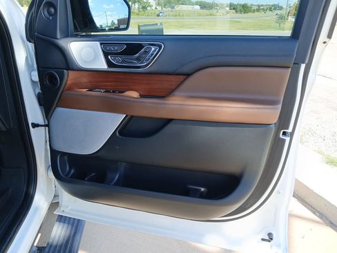 Used 2024 Lincoln Navigator Reserve AWD/4WD image 50