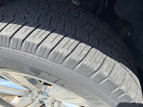 Used 2018 Ford F150 XLT w/ Equipment Group 302A Luxury AWD/4WD image 16