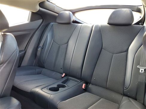 Used 2013 Hyundai Veloster w/ Tech Pkg image 29