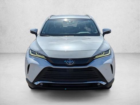 Used 2024 Toyota Venza Limited image 2