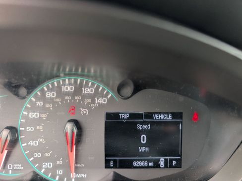 Used 2021 Chevrolet Trax LT AWD/4WD image 13