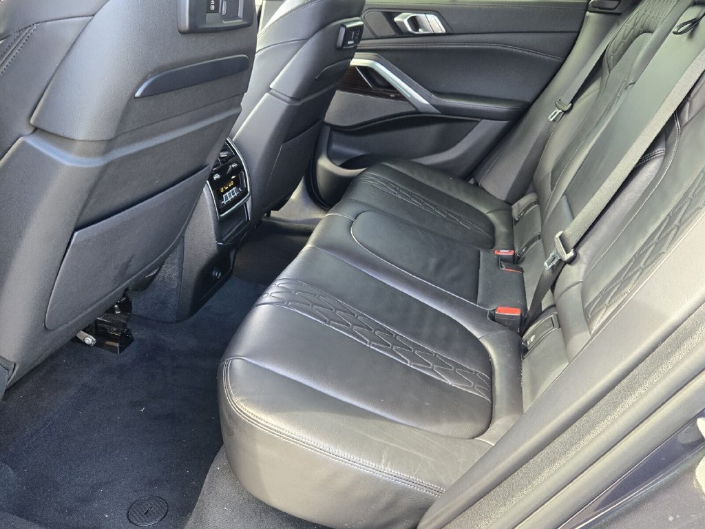Used 2021 BMW X6 sDrive40i w/ Executive Package RWD image 11
