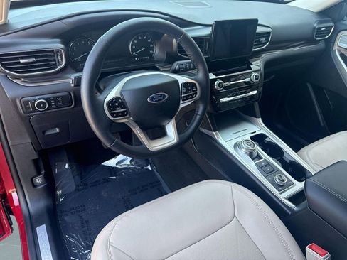 Used 2024 Ford Explorer Limited w/ Equipment Group 301A AWD/4WD image 11