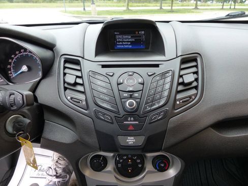 Used 2019 Ford Fiesta SE FWD image 28