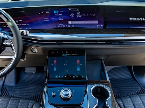 Used 2026 Cadillac Escalade Platinum Sport w/ LPO, Floor Liner Package image 22