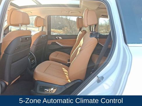 Used 2024 BMW X7 xDrive40i image 12