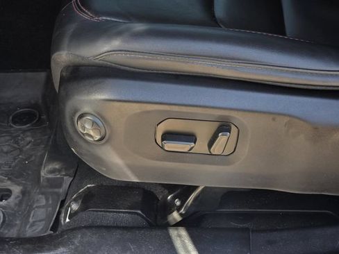 Used 2024 Jeep Wrangler Unlimited Rubicon AWD/4WD image 31