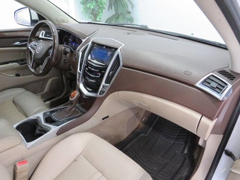 Used 2014 Cadillac SRX Luxury image 9