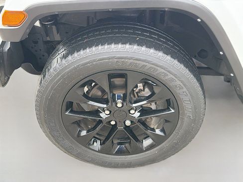 Used 2022 Jeep Wrangler Unlimited Sahara w/ Cold Weather Group image 37