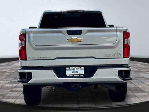 Used 2023 Chevrolet Silverado 2500 High Country w/ Z71 Off-Road Package AWD/4WD image 5