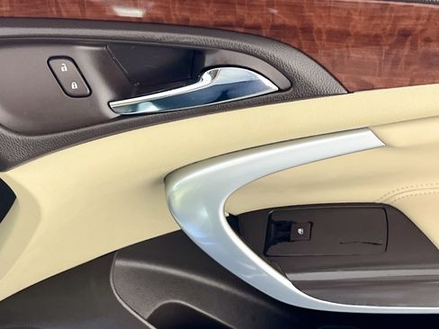Used 2015 Buick Regal image 31