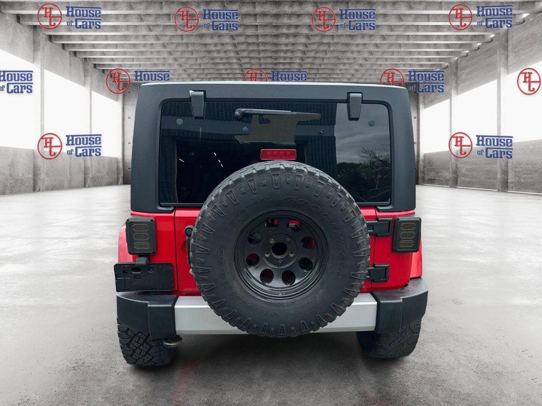 Used 2012 Jeep Wrangler Unlimited Sahara w/ Connectivity Group AWD/4WD image 6