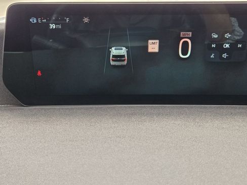 Certified 2025 Ford Expedition Max Platinum image 18