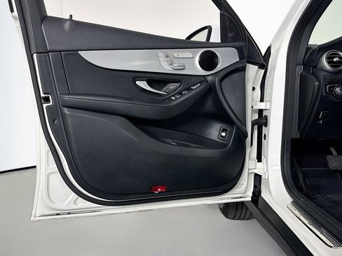 Used 2022 Mercedes-Benz GLC 300 image 20