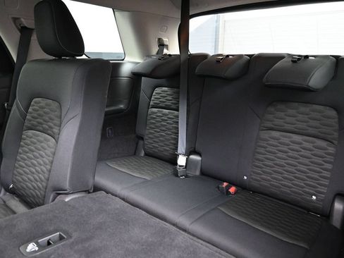 Used 2025 Nissan Pathfinder SV FWD image 21