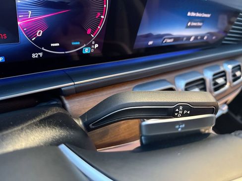 Used 2024 Mercedes-Benz GLE 450 4MATIC image 23