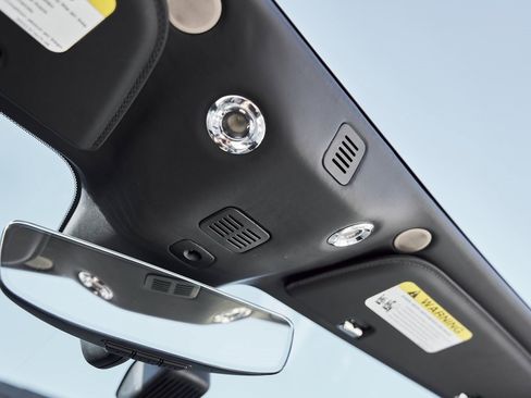 Used 2023 Aston Martin DBS Volante image 80