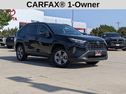 Used 2024 Toyota RAV4 XLE AWD/4WD image 2