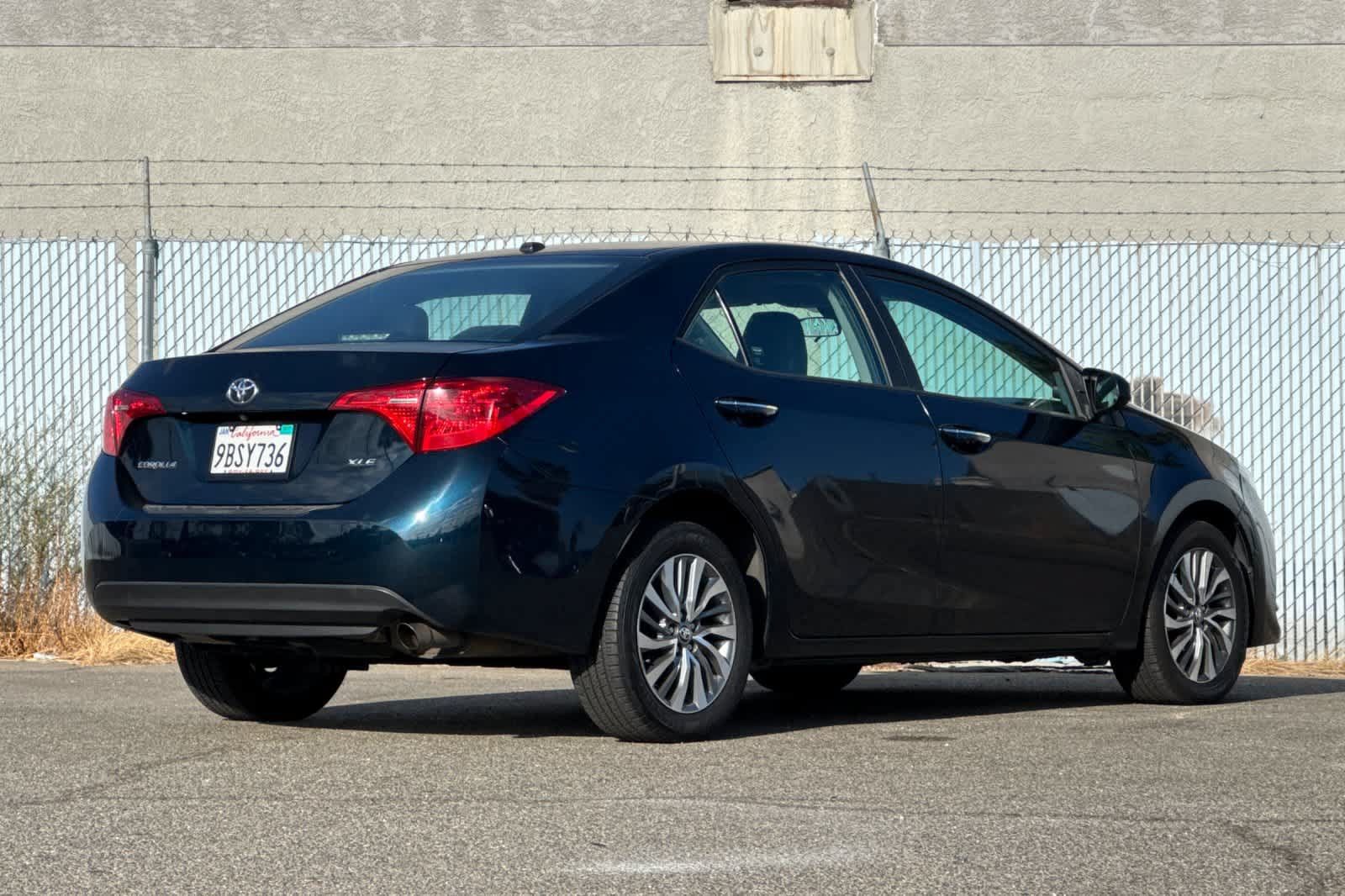 Used 2019 Toyota Corolla XLE FWD image 3