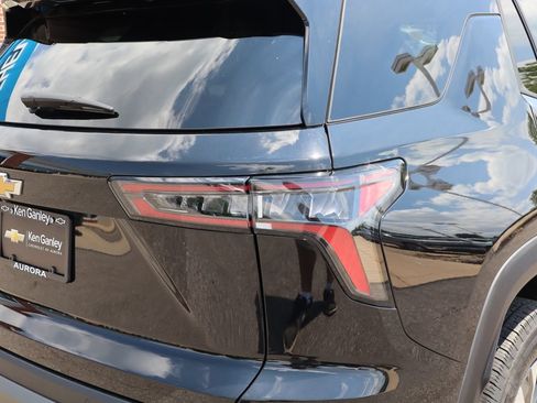 Used 2025 Chevrolet Equinox LT FWD image 29