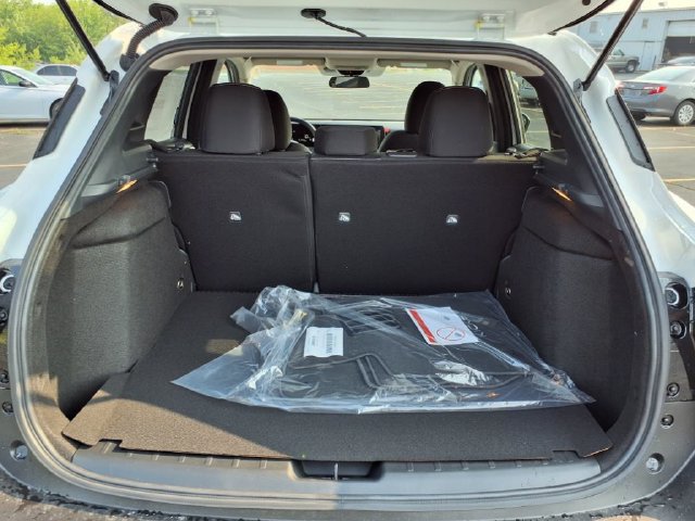 Used 2025 Nissan Kicks SV AWD/4WD image 14