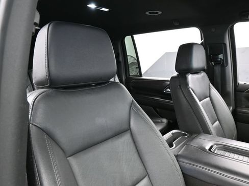 Used 2024 Chevrolet Suburban LT RWD image 45