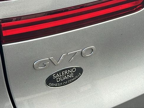Used 2022 Genesis GV70 2.5T w/ Sport Prestige Package image 18