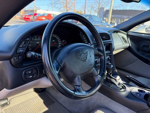 Used 2003 Chevrolet Corvette Coupe w/ Preferred Equipment Group image 19