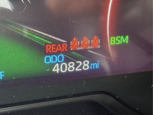 Used 2024 Toyota RAV4 XLE w/ Convenience Package FWD image 13