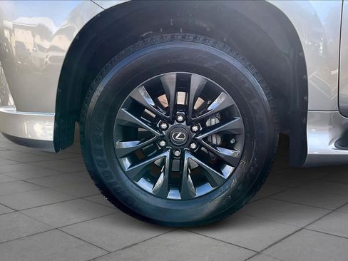 Used 2023 Lexus GX 460 Premium image 11