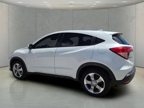 Used 2017 Honda HR-V LX image 8