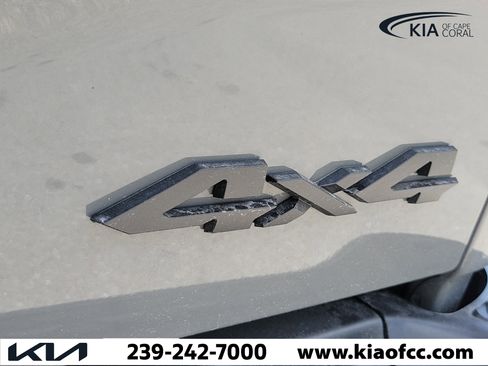 Used 2026 RAM 2500 Laramie AWD/4WD image 9