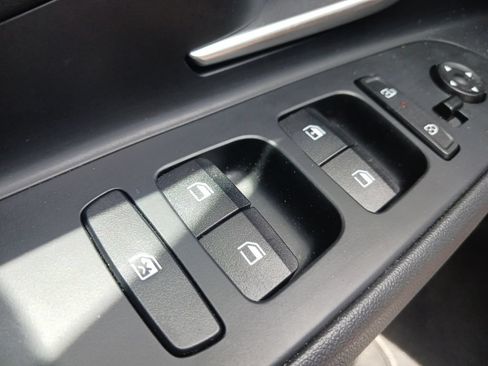 Used 2025 Hyundai Elantra SE FWD image 26