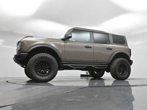 New 2025 Ford Bronco Badlands image 7