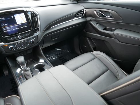 Used 2023 Chevrolet Traverse Premier AWD/4WD image 11