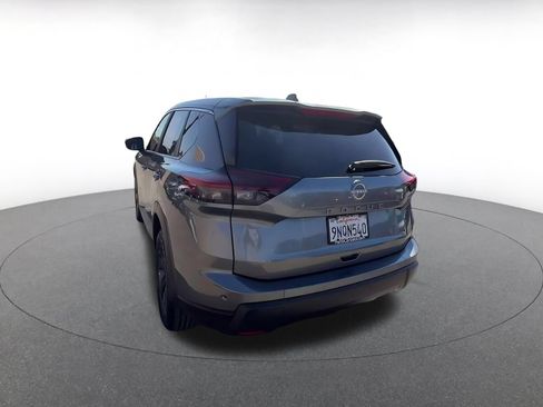 Used 2025 Nissan Rogue SV FWD image 10