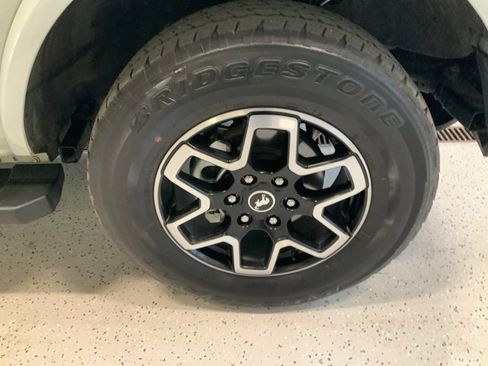 Used 2024 Ford Bronco Outer Banks image 11