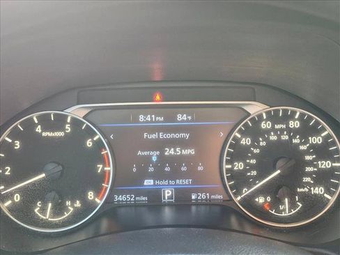 Used 2024 Nissan Altima 2.5 SV FWD image 11