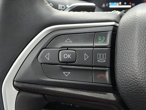 Used 2023 Jeep Grand Cherokee Altitude AWD/4WD image 22