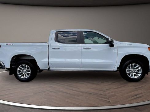 Used 2024 Chevrolet Silverado 1500 LT AWD/4WD image 10