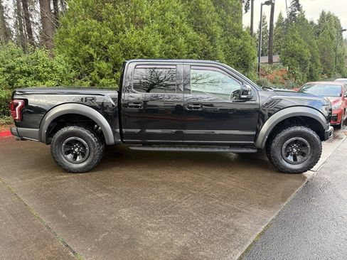 Used 2018 Ford F150 Raptor w/ Equipment Group 802A Luxury image 16