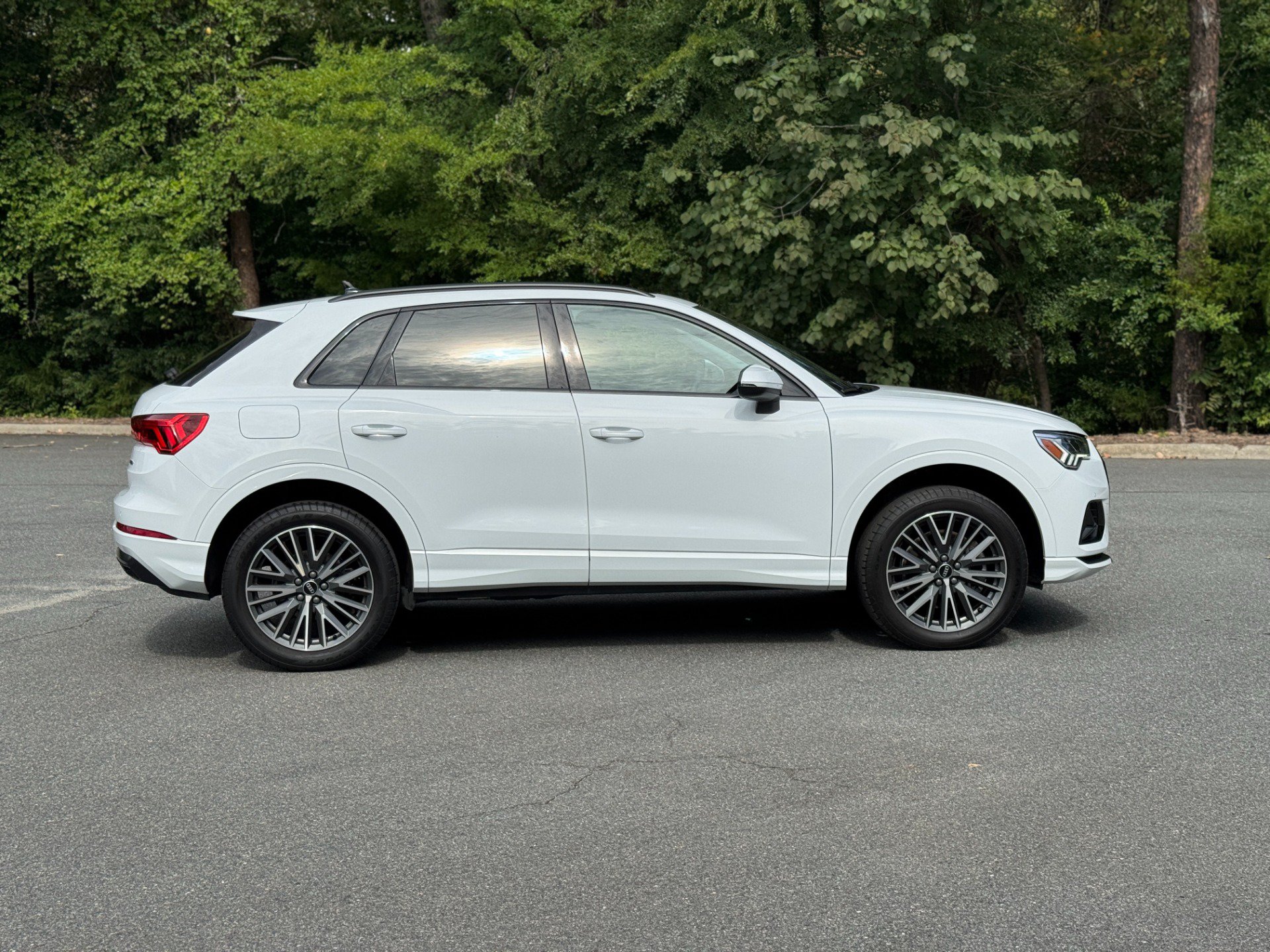Used 2023 Audi Q3 2.0T Premium w/ Convenience Package AWD/4WD image 14