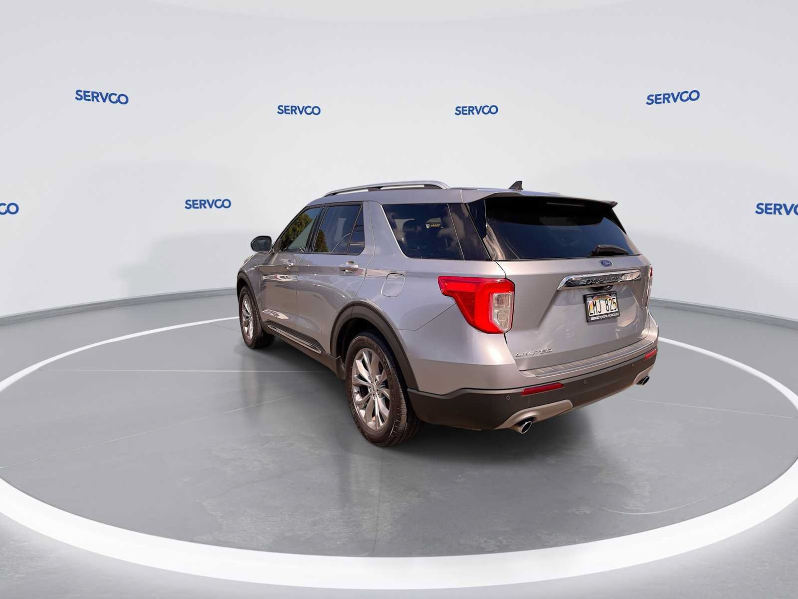 Used 2022 Ford Explorer Limited w/ Equipment Group 301A RWD image 6